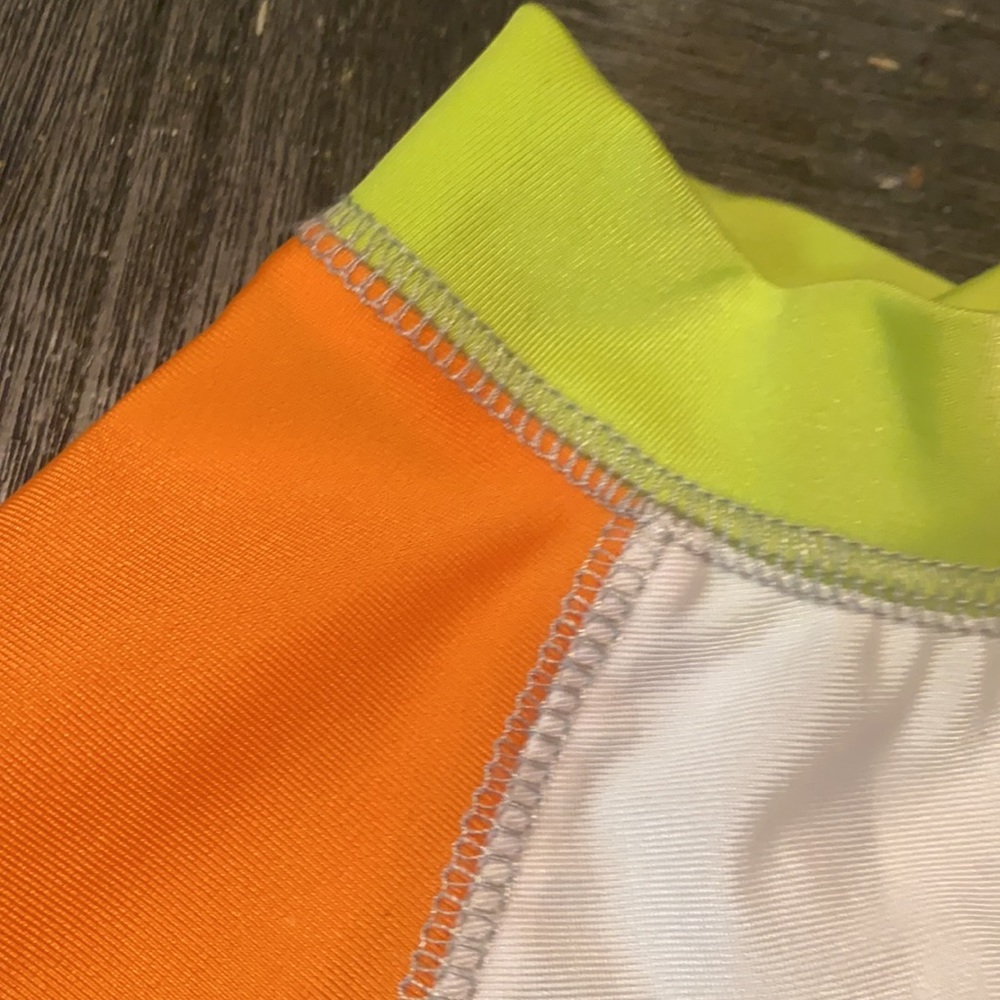 Candlesticks Sun Waves Rash Guard Set - Picture 7 of 10